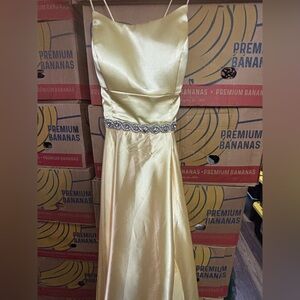 Buttery yellow silver belt sequin prom ballroom dress adjustable back size 8 new
